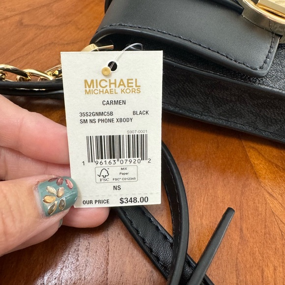 Micheal Kors crossbody - Picture 5 of 6